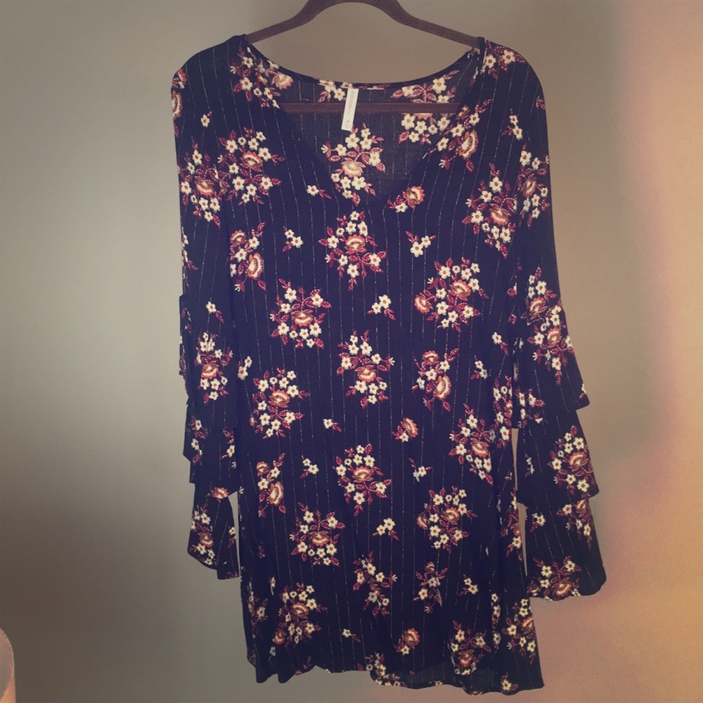 Floral bell sleeve dress